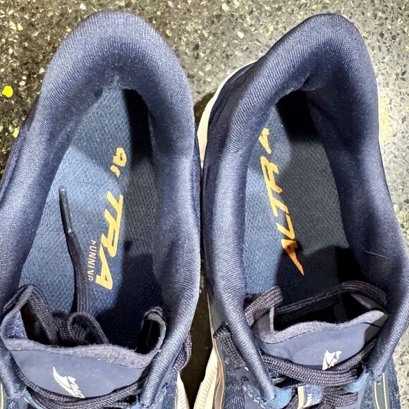 Altra Torin 6 Running Shoes. Navy. Size 7.5. - Picture 8 of 10